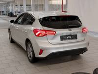 Pogled od pozadi levo