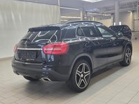 Pogled od pozadi desno