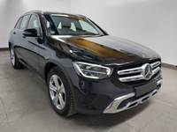 Pogled sprijeda desno