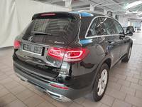 Pogled od pozadi desno