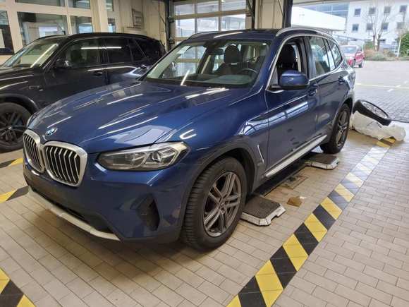 Pogled od napred levo