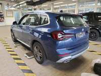 Pogled od pozadi levo