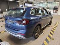 Pogled od pozadi desno