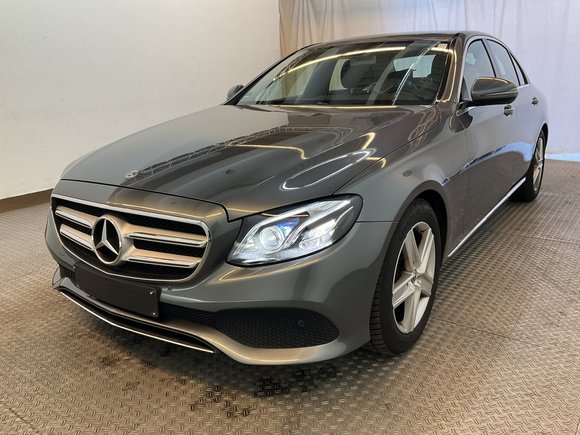 Pogled sprijeda lijevo