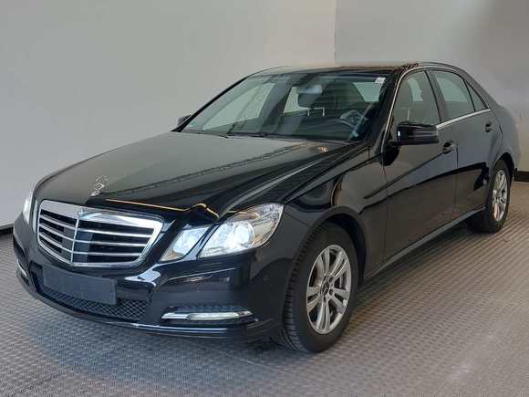 Pogled sprijeda lijevo