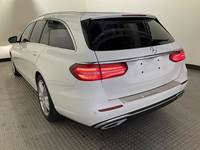 Pogled od pozadi levo