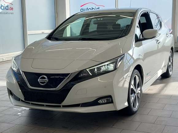 Pogled od napred levo