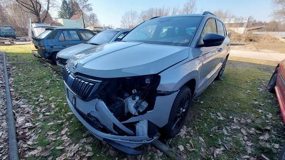 Pogled od napred levo