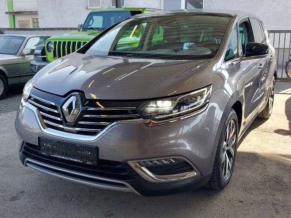 Pogled od napred levo