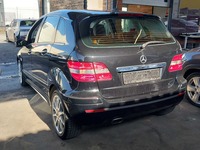 Pogled od pozadi levo