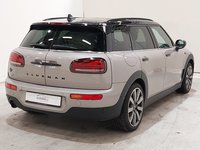 Pogled od pozadi desno