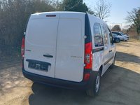 Pogled od pozadi desno