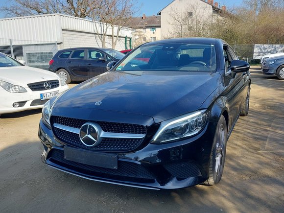 Pogled od napred levo