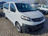 Pogled desno spredaj