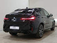 Aanzicht achter rechts