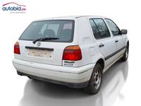 Widok z tyłu po stronie prawej