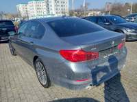 Pogled od pozadi levo