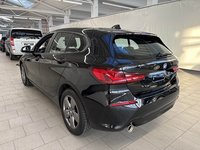 Pogled od pozadi levo