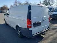 Pogled od pozadi levo