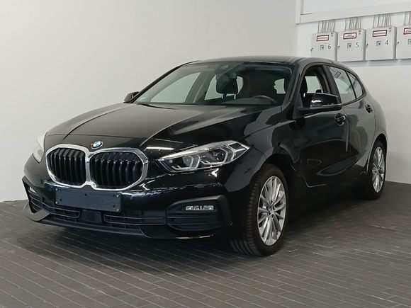 Pogled od napred levo