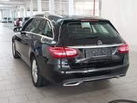 Vue de l’arrière gauche