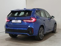 Pogled od pozadi desno