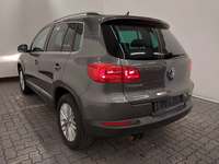 Vue de l’arrière gauche