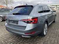 Aanzicht achter rechts