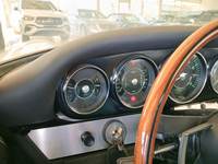 Pohled na přístrojovou desku