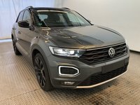 Pogled sprijeda desno