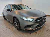 Pogled sprijeda desno