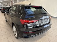 Vue de l’arrière gauche