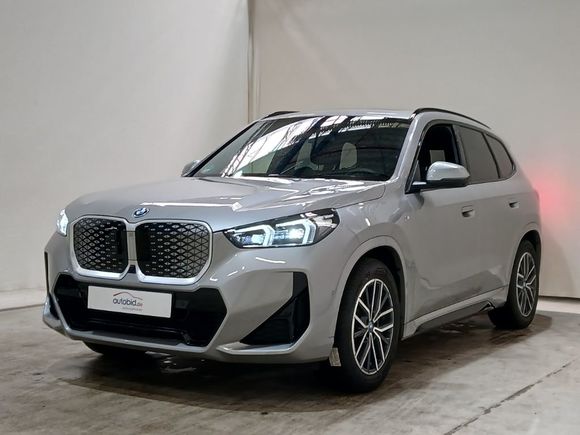 Вид спереди слева