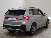 Pogled od pozadi desno