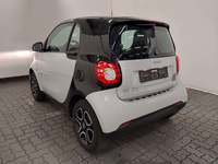 Vista traseira esquerda