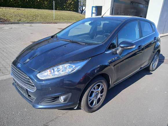 Pogled od napred levo