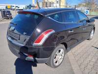 Widok z tyłu po stronie prawej