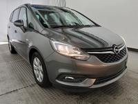 Pogled sprijeda desno