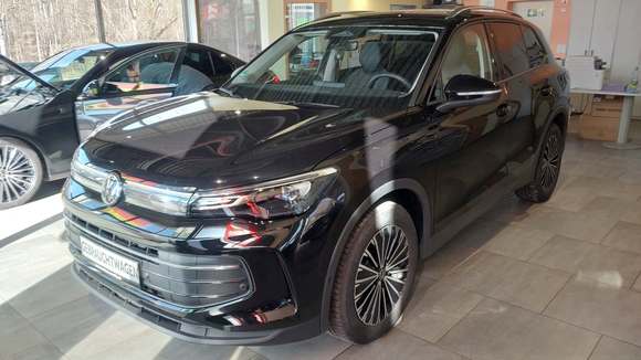 Pogled od napred levo