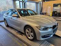 Pogled desno spredaj