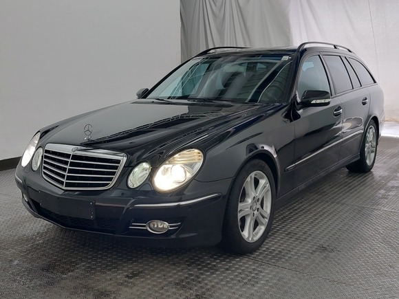 Pogled sprijeda lijevo