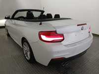 Vue de l’arrière gauche