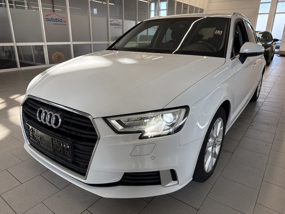 Vaizdas iš priekio kairės