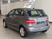 Vaizdas iš galo kairės