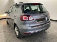 Vue de l’arrière gauche