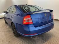 Vue de l’arrière gauche