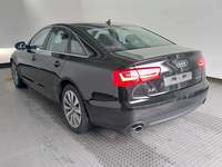 Vue de l’arrière gauche