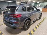 Pogled od pozadi desno