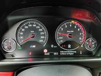 Pogled na kombinovani instrument