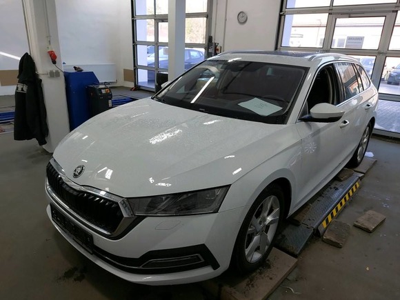 Pogled sprijeda lijevo